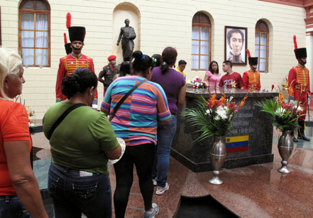 这里曾是一座军营,如今是查韦斯陵墓!