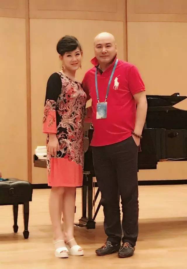 与评委中国音乐学院声歌系教授,男高音歌唱家曲学选