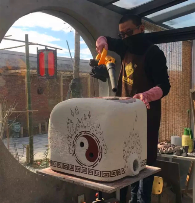 中国迷你柴烧窑创始人 师从闻一多之子 一改传统柴烧多弊端