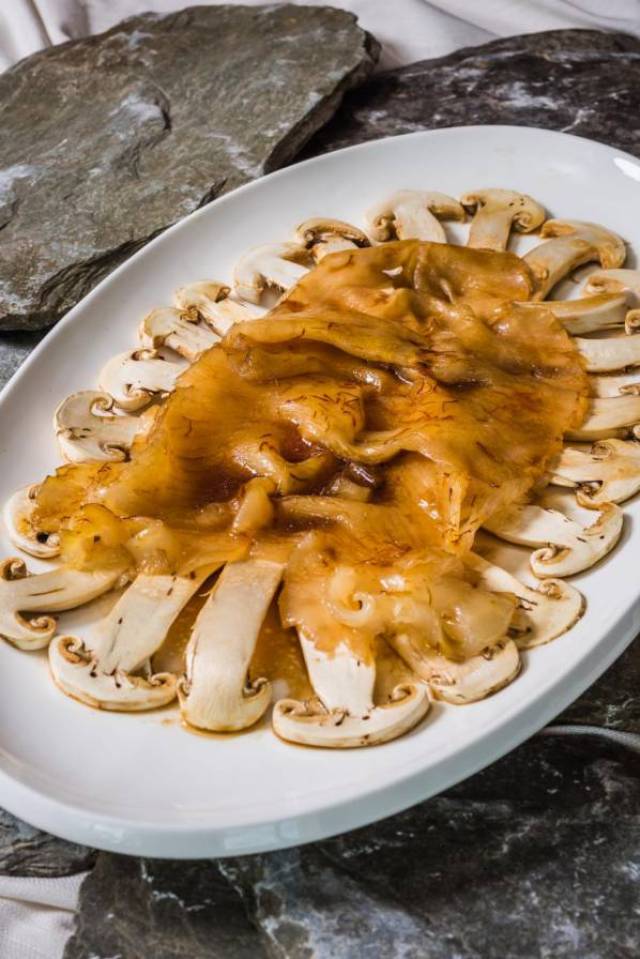 我们坐在70000㎡的大花园里,吃了一顿上海难寻的潮州菜!