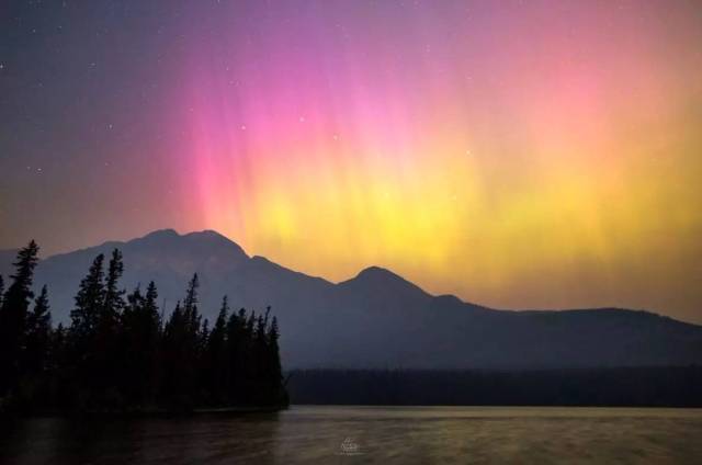 一起去看北极光:加拿大极光之旅攻略,观看极光