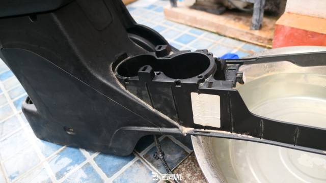 原来泡水车是这样修复的把牧马人开泡水后修复实录