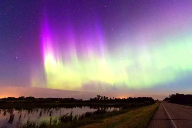 一起去看北极光:加拿大极光之旅攻略,观看极光