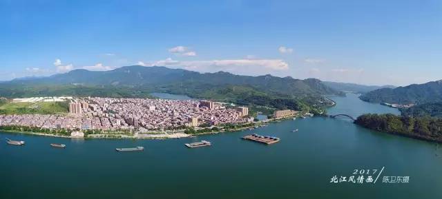 河东岸叫铁溪,河西岸叫黎洞,英德黎溪镇