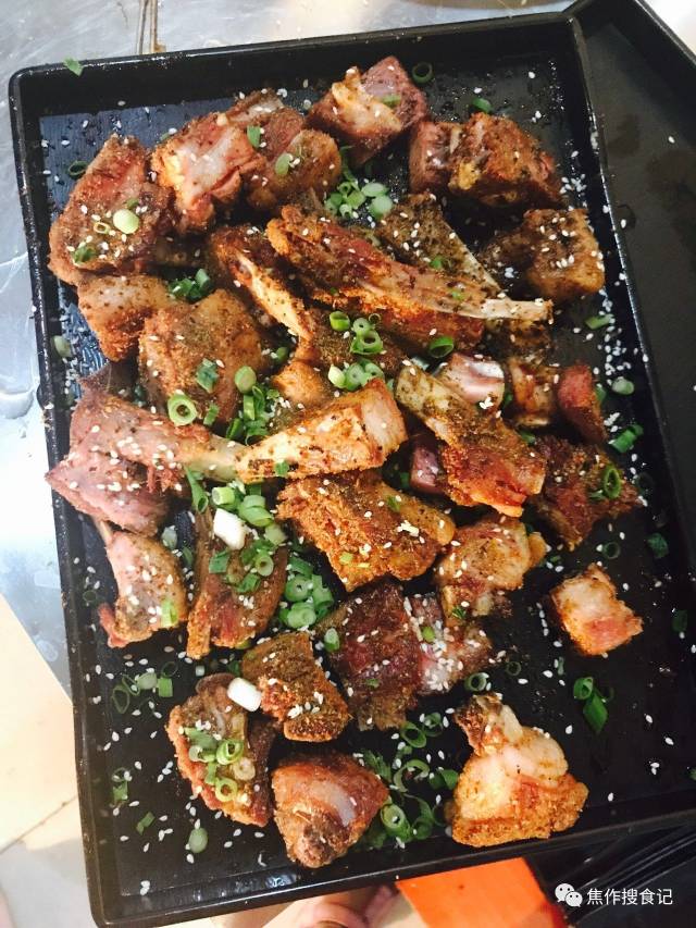 这可能是焦作最好吃的东北烤串,flirt了焦作的烧烤圈,让舌头和牙齿来