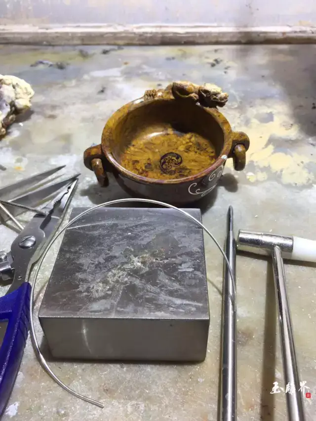 玉雕金银错制作细节曝光,没想到金银是这样"错"上去的!