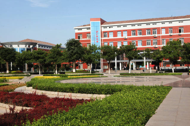 淄博市高新技术开发区张北路69号 住房面积:1000余亩 家庭成员:冶金