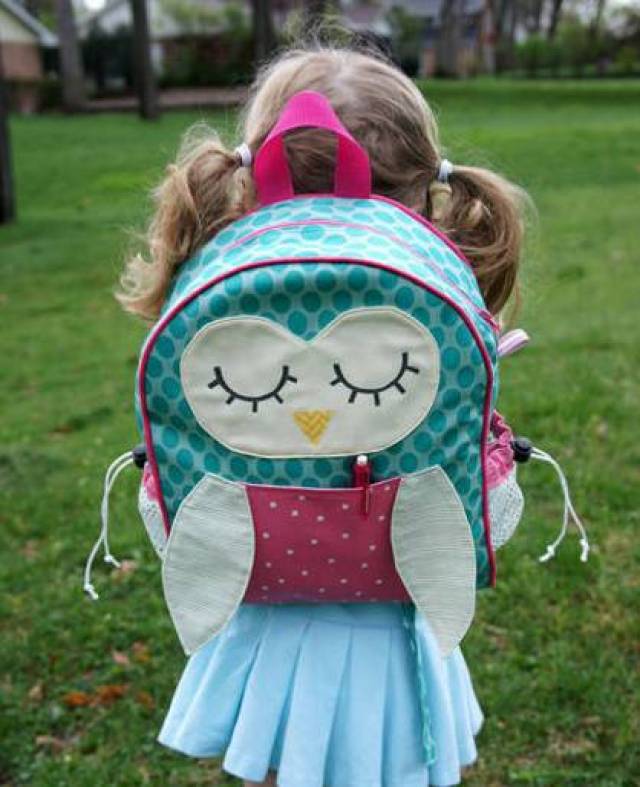 这个周末和孩子来一场"儿童背包diy",把小书包变成大世界!
