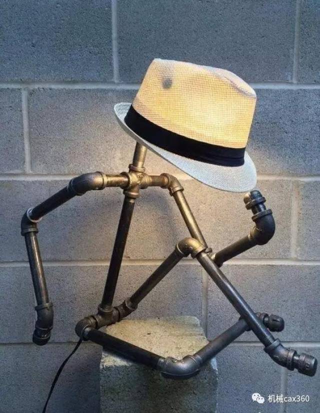 只用水管弯头制作的精美台灯,管道工程师一定超喜欢!