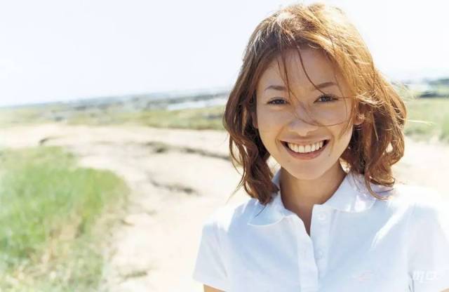 让人不禁怀疑这是被"下降头"了吗?