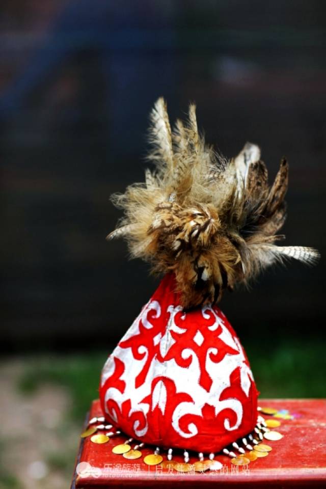 哈萨克族猫头鹰羽毛图片