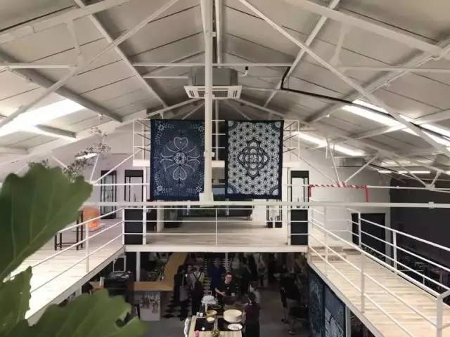 师从北京著名调酒师zoe,有幸在mokihi, infusion room等北京著名酒吧