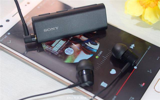 第一次使用这款索尼sbh56立体声蓝牙耳机,需要打开手机的蓝牙,配对