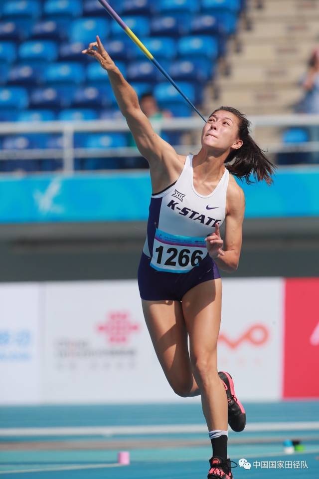2日上午女子标枪及格赛率先打响,三位参加伦敦世锦赛的选手: 李玲蔚