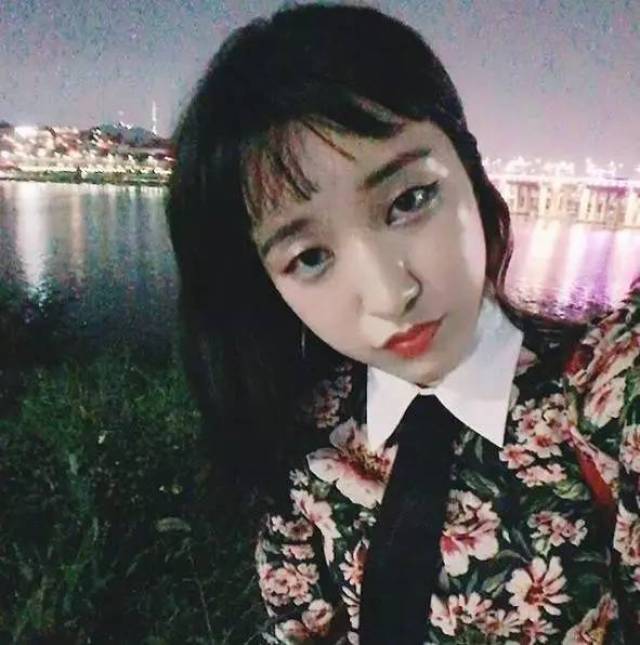 李汉娜最新ins 感觉妹妹腿比哥哥还要长