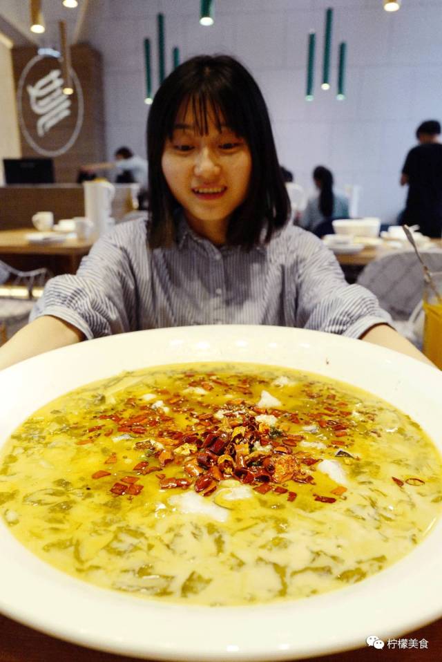 记得来张自拍照,任何人在它面前都变小脸哈哈哈.