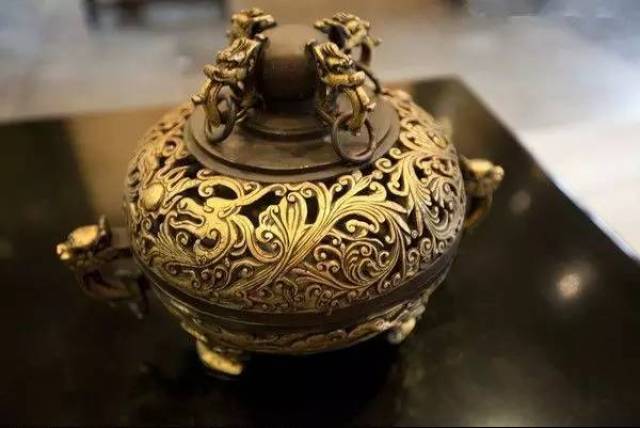 中国美術　 清朝　 清代　　香炉　白磁　唐物　時代物　古物 四大博物馆馆藏香炉欣赏(三)南京博物院藏--艺术收藏--人民网