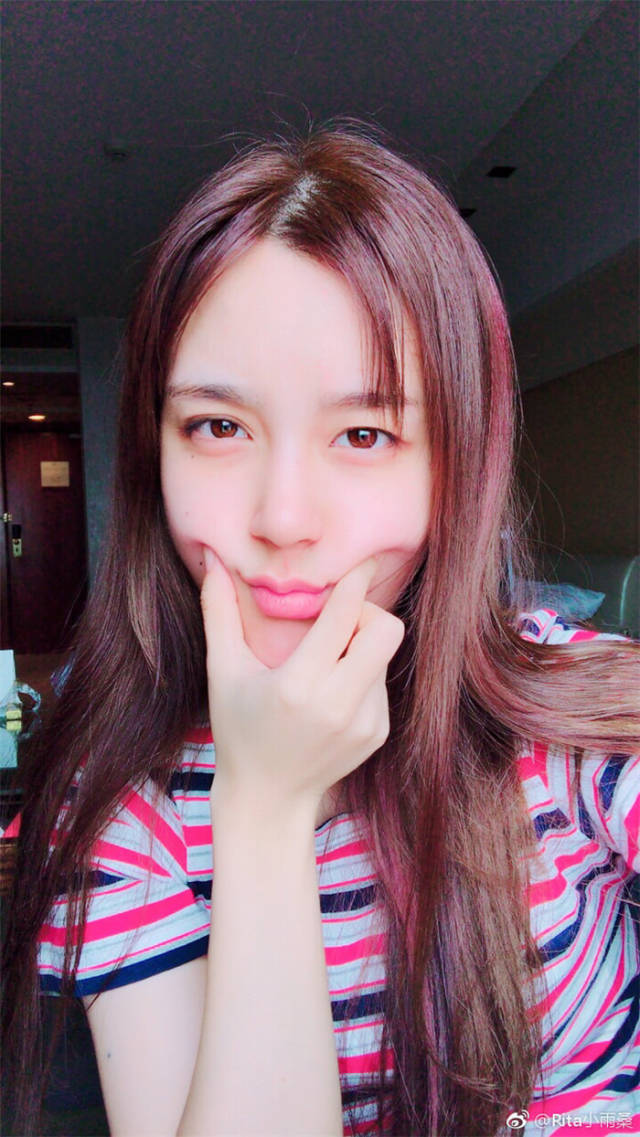 rita小姐姐素颜照对比,网友:感觉自己要恋爱了