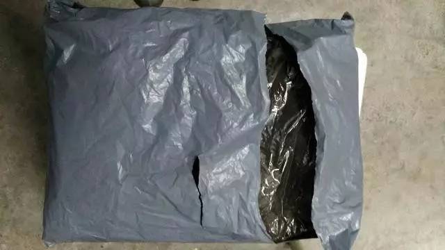 网友买衣服得到冯提莫的签名照,粉丝:照片比衣服还贵!