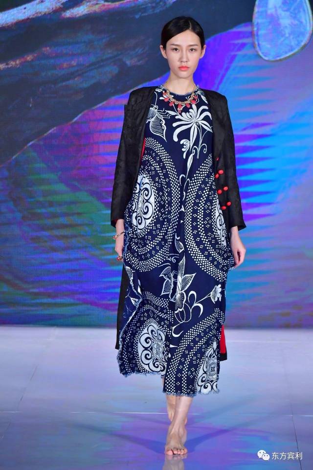 秀场直击| 热度不减,继续跟东方宾利名模军团看"轻奢周"