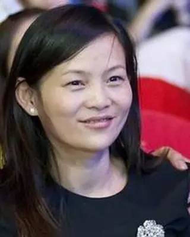 马云妻子默默无为;李彦宏妻子脾气火爆;马化腾妻子网恋相识平凡的她们凭什么被大佬看上?!