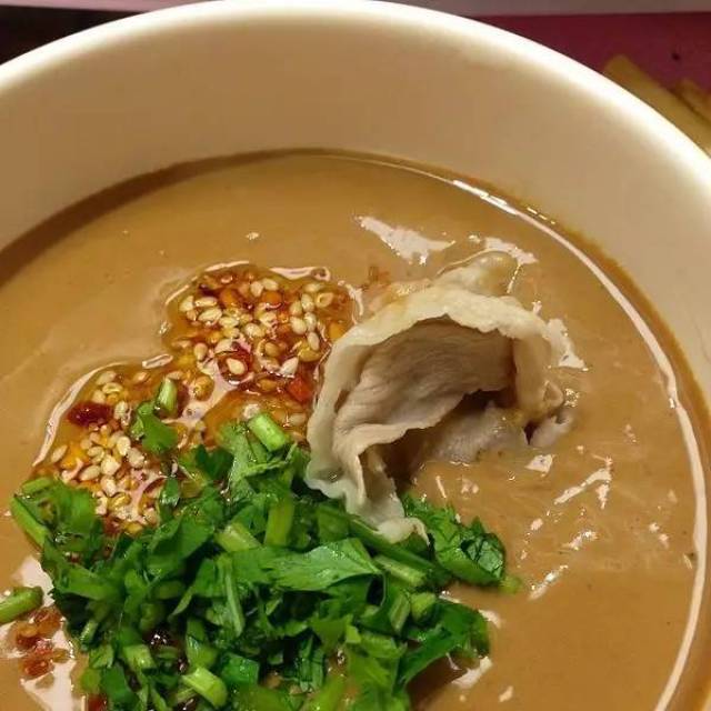 涮羊肉的麻酱小料   :zh.wikipedia.org 拍摄者zhengzhou