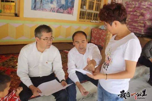 2012年3月,克衣色尔·克尤木被下派到阿克苏市阿依库勒镇挂职任该镇
