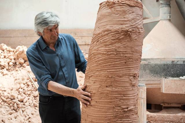 雕塑作品 " foglie di pietra" 创作过程