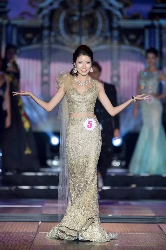 美国华裔小姐李琰:经常被表白是什么样的体验?_手机搜狐网