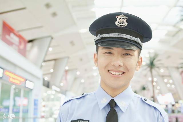 大学生退役士兵考警察好还是公务员好?