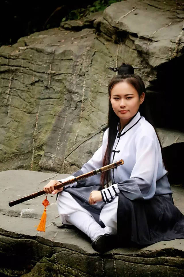 最美的武当功夫传人,用她的颜值告诉你,太极让女人优雅而美丽