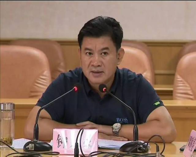 钟光灵主持召开财税研判分析会议 找差距补短板精准发力谋发展