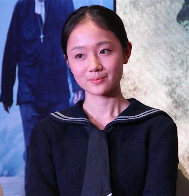 怡仅有两部作品《四十九日·祭》和《少帅》,分别饰演孟书娟和赵一荻