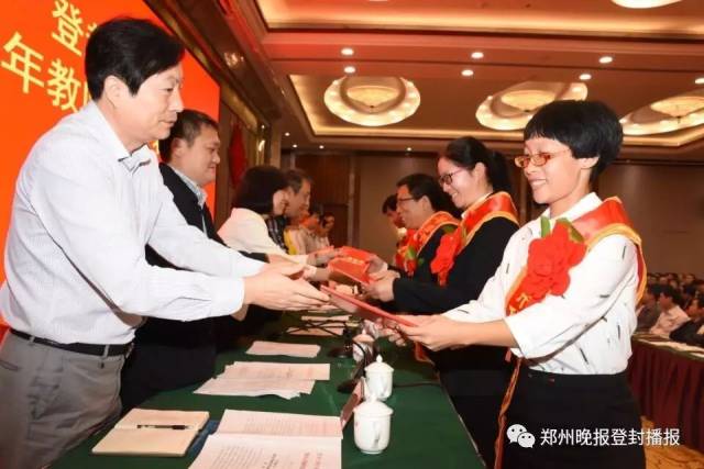 政务公开：构建透明高效的政府平台