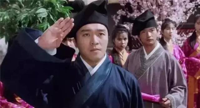 唐伯虎点秋香》中唐寅为什么不敢叫华胜?有什么玄机? 唐伯虎点秋香》中唐寅为什么不敢叫华胜?有什么玄机?