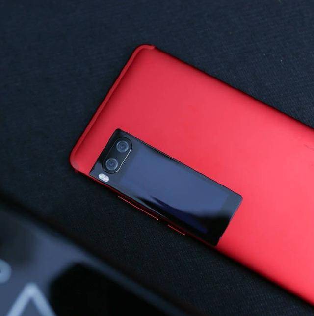 魅族pro 7 vs oppo r11,旗舰手机谁更有"新意"?