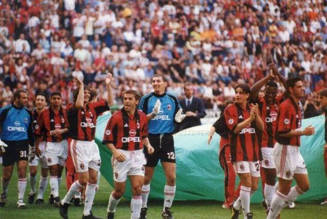 88,1991/92,1992/93,1993/94,1995/96,1998/99 意大利超级杯冠军4次