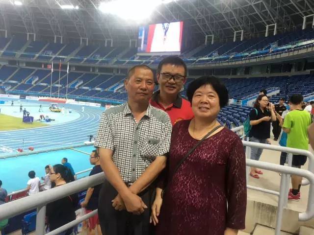 陆嘉腾获得银牌!