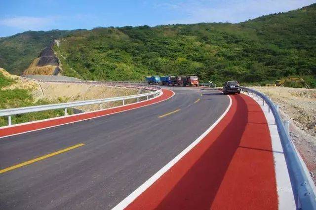 通向黄河石林的"彩色大道",美的你敢去看吗?_手机搜狐网