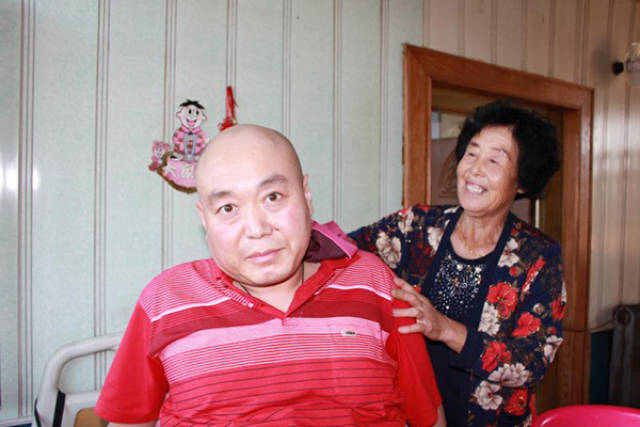 在沈阳市铁西区高花街道西狼村,提起马素文来,没有不竖大拇指的,都说