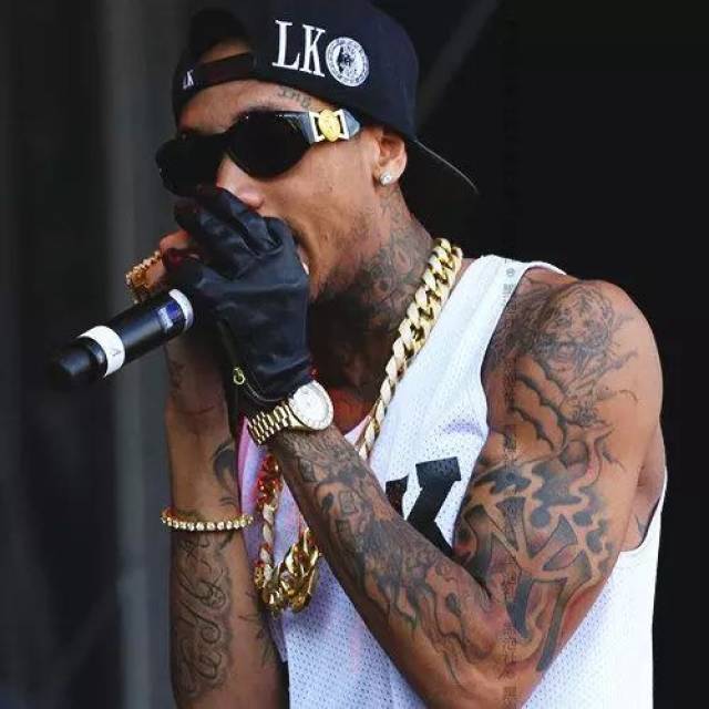 为什么嘻哈大佬们都喜欢用大金表配纹身?