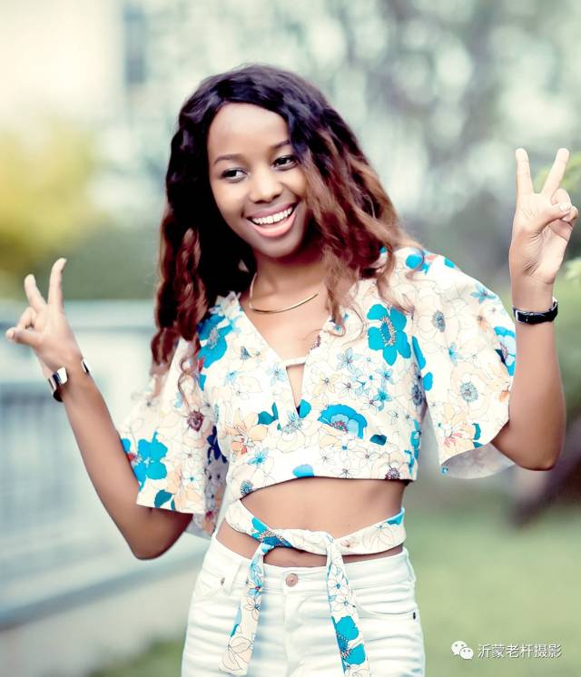 性感活泼的马达加斯加女孩在临沂 她的名字叫gloria