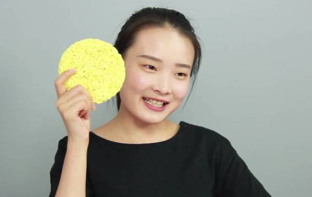 然后还要准备两根叉子