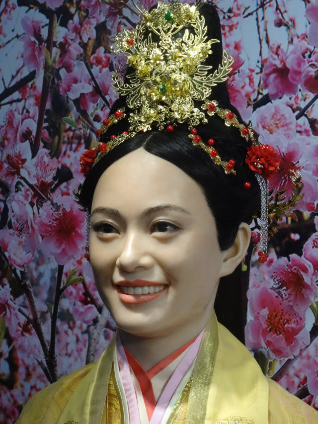 立体摄影"的 超级 写实主义雕塑艺术 蜡像艺术比一般雕塑更接近 人物