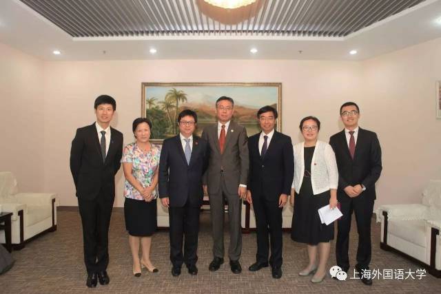 sisu┆砥砺青春,筑梦外交:外交部翻译司副司长费胜潮为上外2017级学子