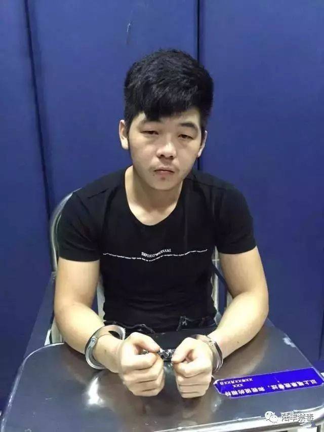 行动中,北门派出所抓获涉嫌抢劫逃犯翁少校(男,22岁,陆丰碣石人)