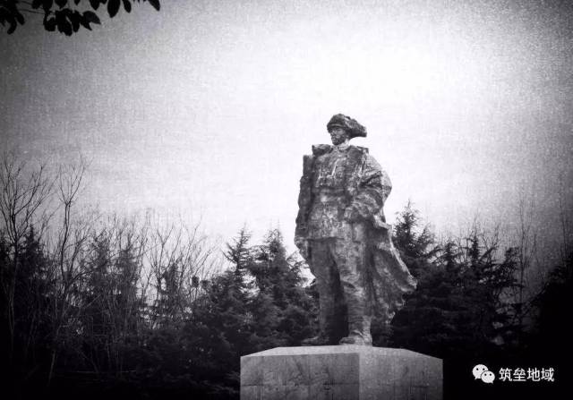 请点击此处输入图片描述众所周知,东北抗联英雄杨靖宇是一个传奇人物