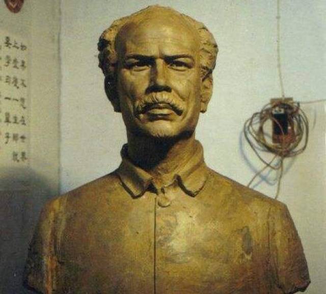 印度白求恩抗日战争中拯救无数八路军生命,牺牲时年仅32岁