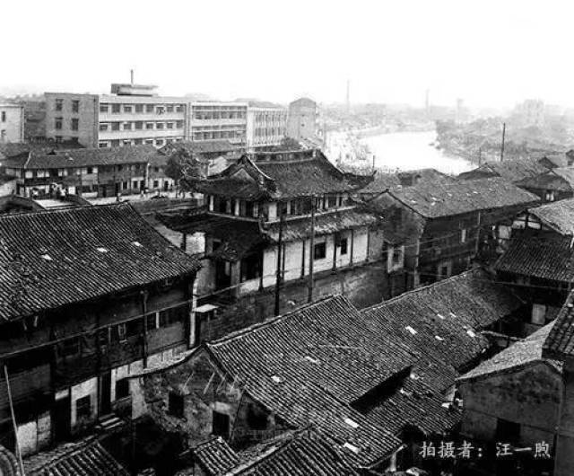 四明山下,姚江之滨,千年古城余姚40年的变与不变,都在一张张新老照片