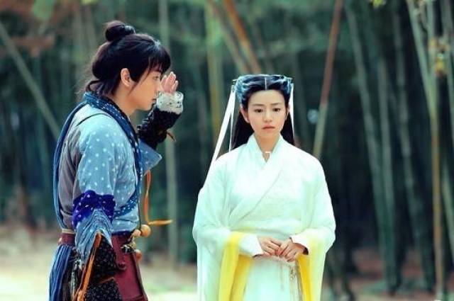 只顾拍戏无心恋爱?赵丽颖至少和这两人曾传出过恋情